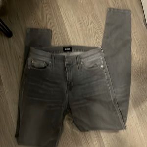 Jeans OPEN. TO TRADES
